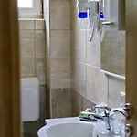 Pravica شقة تريبينيي