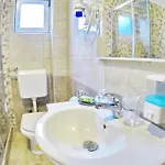 Pravica * تريبينيي