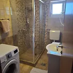 Pravica تريبينيي