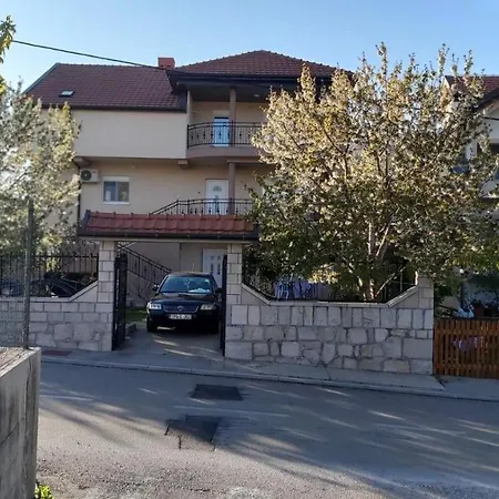 Pravica Апартаменты